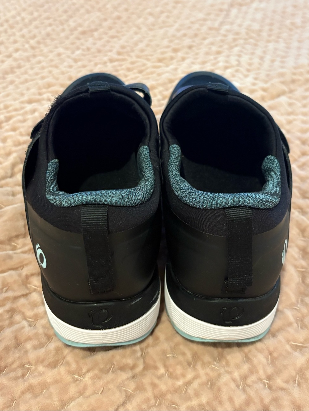 Pearl Izumi Women’s Black Velcro Strap Cycling Shoes/Cleats Size 40 EUC - Picture 7 of 8
